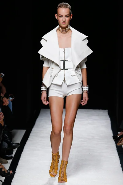Look 7